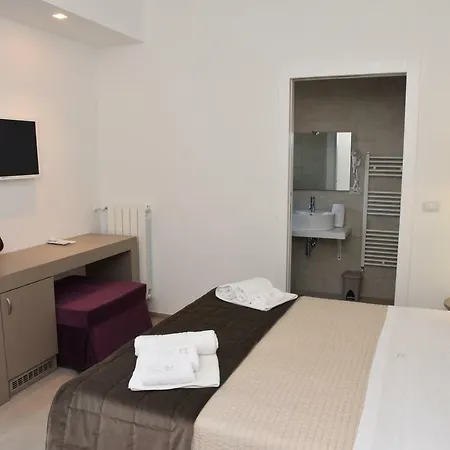 Rose Bed & Breakfast